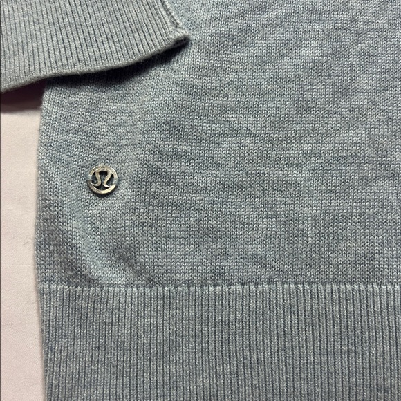 Lululemon sweater size 6 - Picture 3 of 9